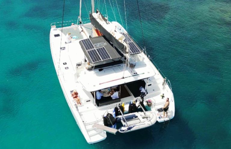 catamaran yacht rent